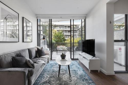 Sandy Hill Apartments by Ready Set Host
