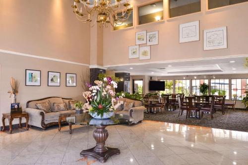 Lobby, Quality Inn & Suites Walnut - City of Industry in City of Industry (CA)