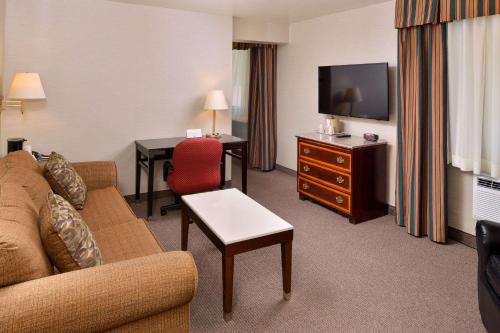 Quality Inn & Suites Walnut - City of Industry