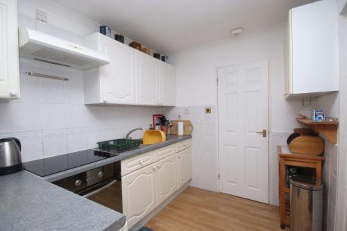 42A Medmerry Park 2 Bedroom Chalet - No Manual Workers Allowed