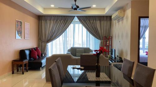 JB City Shopping Mall Apartment near Banafee Village