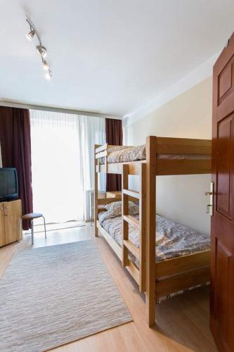 Hostel Day 'N' Night in نيس