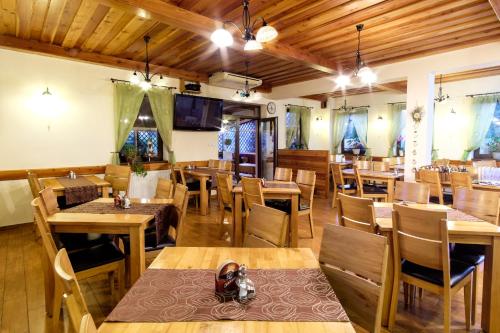 Restorāns, Penzión Vendelín (Penzion Vendelin) in Veľké Zálužie
