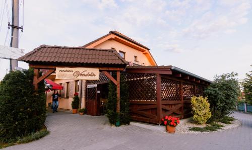 Viesnīcas āriene, Penzión Vendelín (Penzion Vendelin) in Veľké Zálužie