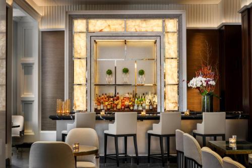 Four Seasons Hotel One Dalton Street Boston - image 3