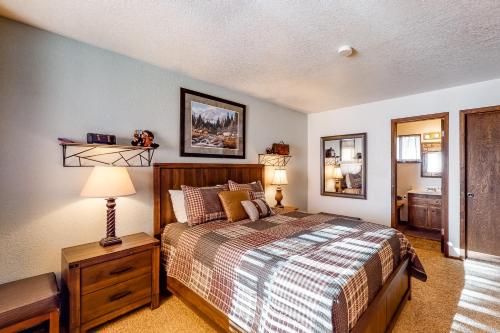 Bear Mountain Manor - image 4