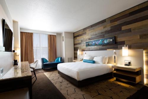 Chukchansi Gold Resort & Casino Chukchansi Gold Resort & Casino is conveniently located in the popular Coarsegold area. The property offers a wide range of amenities and perks to ensure you have a great time. Service-minded staff wi