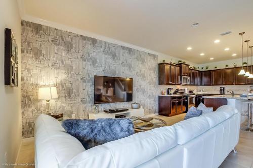 Windsor at Westside - 8817MD - image 9