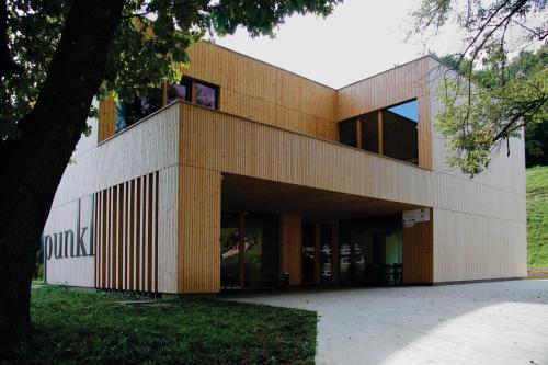 Ieeja, Youth Hostel Punkl in Ravne na Koroskem