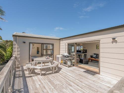 Surf Stay - Whitianga Holiday Home photo 4
