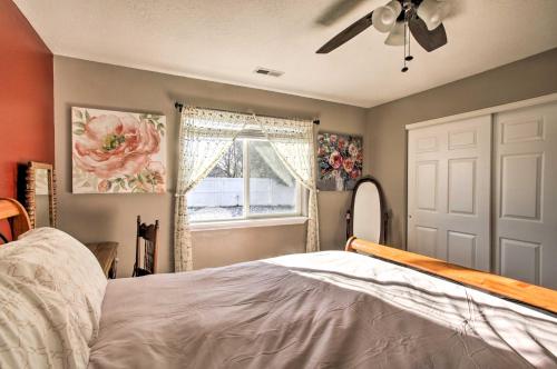 Cozy Getaway with Yard and Patio 4 Mi to Hayden Lake! in Hayden, USA