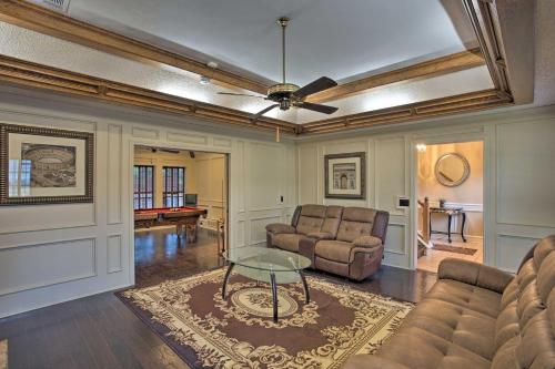 Unwind Fireside & Play Pool! Idyllic McKinney Home, Мак-Кинни (фото 6)