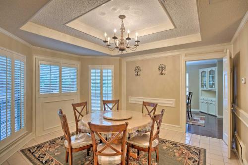 Unwind Fireside & Play Pool! Idyllic McKinney Home, Мак-Кинни (фото 8)