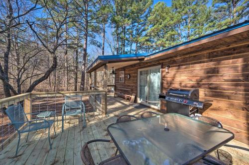 Updated Cabin with Fire Pit 2 Mi to UTV and Hike