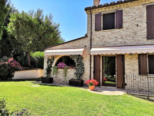 Spacious villa with private pool in Pesaro culture capital 2024