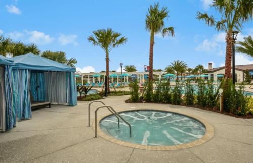 Stunning 6 Bedroom Single Family Home w/ Pool 2109 - image 5