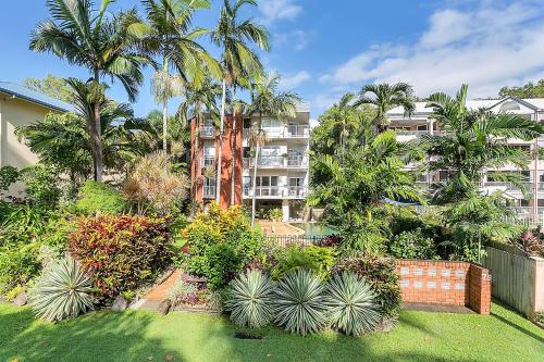 Sand Cay Apartments