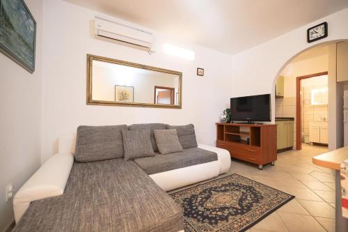Apartments by the sea Petrcane Zadar - 3275 - image 4