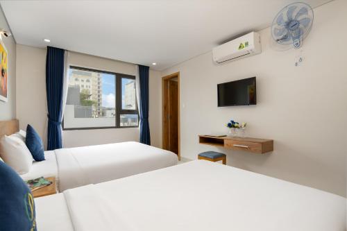 Quadruple Room with Sea View image 6