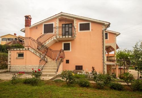  Apartment Rar - with nice garden in Koromačno
