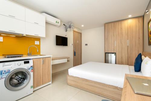 One-Bedroom Apartment image 5