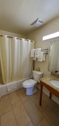 Anaheim National Inn Room Type - King Suite - Non-Smoking