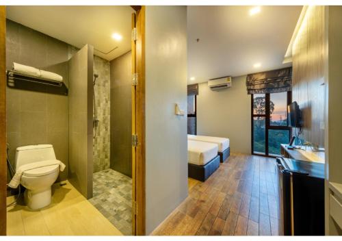 room detail thumbnail 2