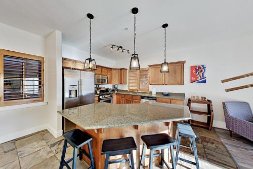 5569OSLZ condo - image 2