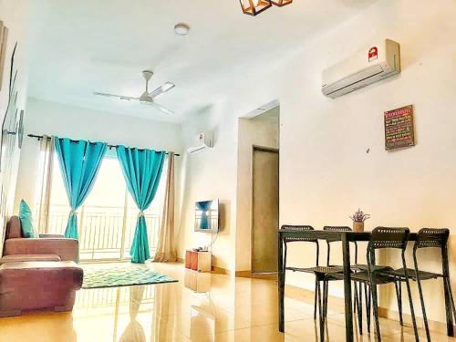 Enjoy the sunset @ Bright mesahill condo