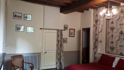 1 double bed, 2 twin beds