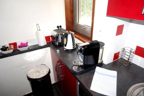 Short Stay Paris Apartments - image 11