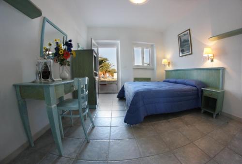 2 twin beds