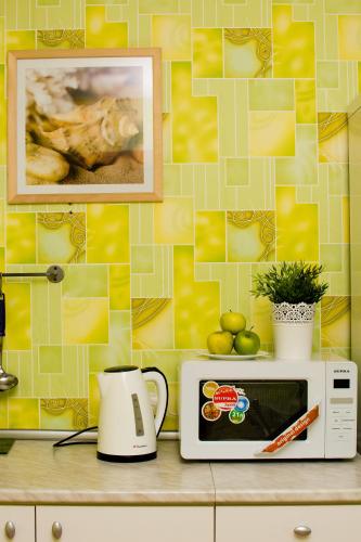 Apartment Kvartirniy Vopros on Artema 64 - image 6