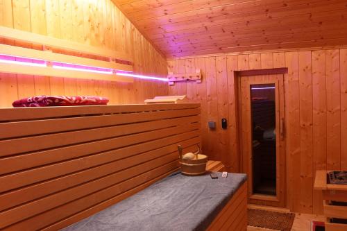 sauna, Apartment Erlauf - Ursprung, - 6 Personen, Outdoorsauna mit Bachzugang in Semmering
