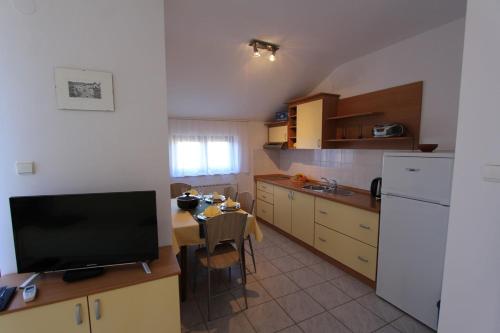 Apartments Valdina - image 2