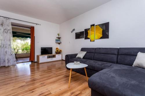 Apartment with Terrace image 7