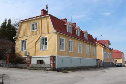 . Slottsbädden