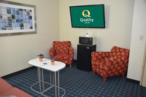 Quality Inn & Suites