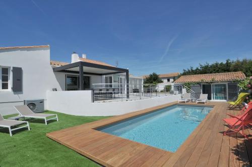 Superbe villa avec piscine proche mer gîte à louer Le Gillieux