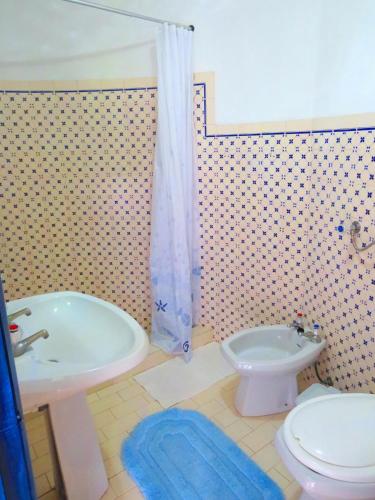 House with one bedroom in Porto de Mos with wonderful mountain view shared pool furnished terrace 30 km from the beach - image 13