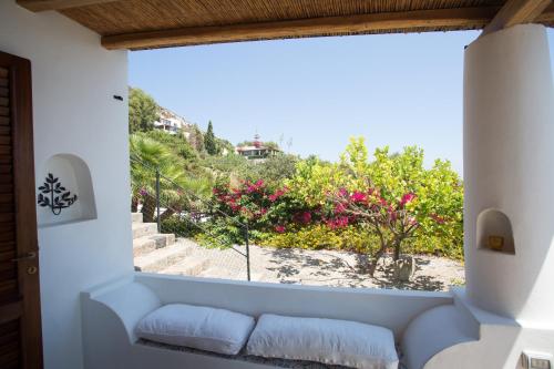 House with 2 bedrooms in Lipari with wonderful sea view furnished terrace and WiFi 300 m from the beach - image 12
