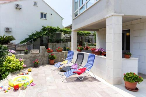 Apartment with one bedroom in Dubrovnik with furnished terrace and WiFi 600 m from the beach - image 7