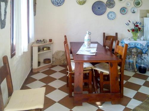 Apartment with 2 bedrooms in Case Peschieralu Fraili with wonderful sea view and enclosed garden 2 km from the beach - image 5