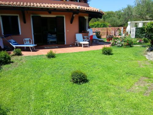 Apartment with 2 bedrooms in Case Peschieralu Fraili with wonderful sea view and enclosed garden 2 km from the beach - image 11