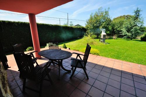 3 bedrooms house with enclosed garden at Albuerne 6 km away from the beach