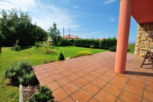  Charming house in Albuerne with fenced garden in Albuerne