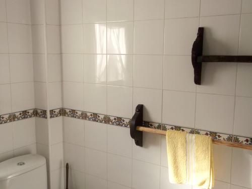 Vannas istaba, Spacious Apartment in Odollo, Mountain View, 150 sqm, Fireplace in Villanueva de Valdueza