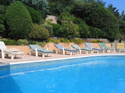 Villa de 5 chambres avec vue sur la mer piscine privee et jardin clos a Les Issambres a 1 km de la plage