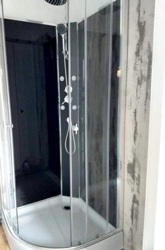 Studio in Gruissan with wonderful city view shared pool and terrace 300 m from the beach - image 4