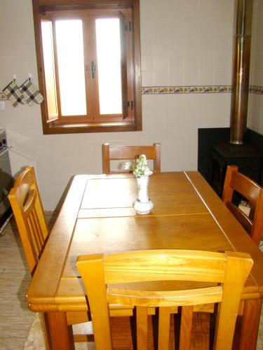  3 bedrooms house with garden and wifi at Baiao 5 km away from the beach in Baião